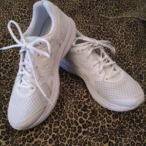 Asics White Size 8.5 Wide Width